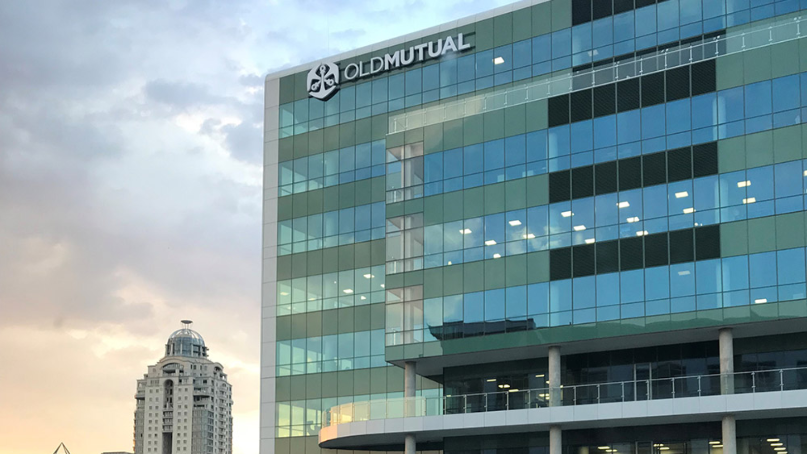 Old Mutual’s Resilient Surge: Sales Momentum, Financial Triumph, and CFO’s Strategic Contract Extension