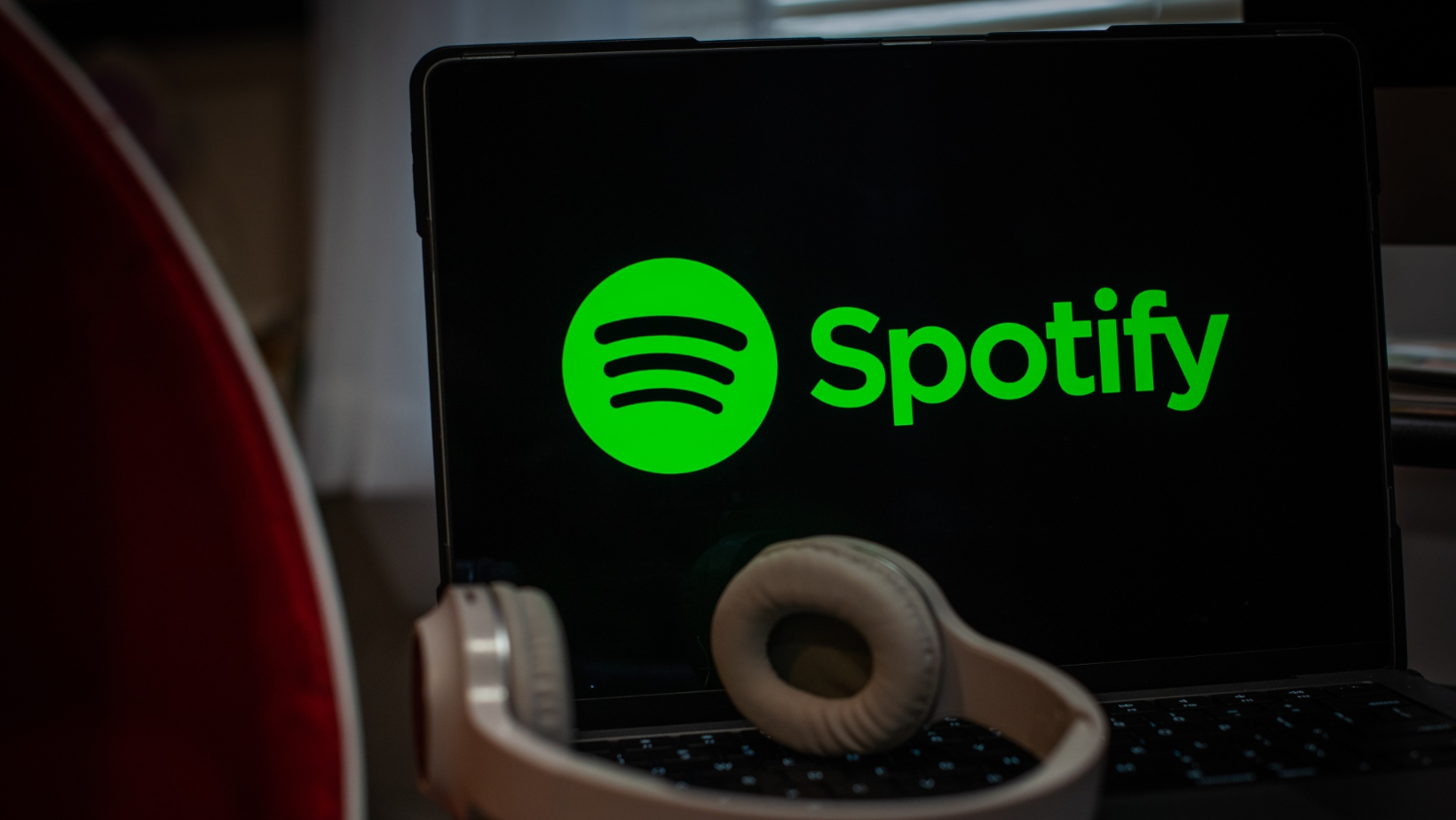 Spotify’s Podcast Pivot: Flagship Show Heavyweight Axed as Streaming Giant Shifts to Chat Show Dominance